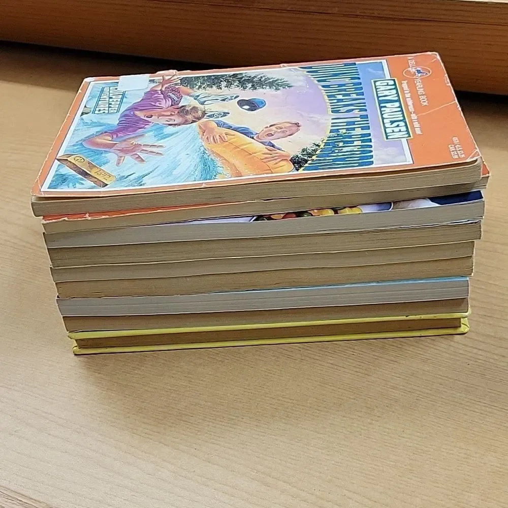 9 classic children's chapter books, including several‎ titles from Scholastic